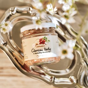 Chrzan tarty z borówką brusznicą